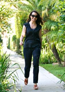 Kristin Davis feet photo thumbnail