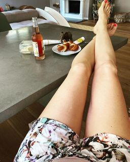 Nina Bott feet photo 3