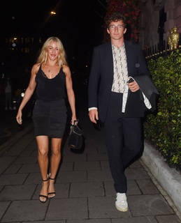Ellie Goulding feet photo thumbnail
