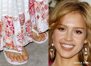 Jessica Alba feet photo thumbnail