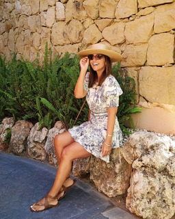 Paula Echevarría feet photo thumbnail