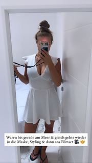 Lola Weippert feet photo thumbnail