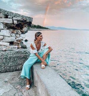 Athina Oikonomakou feet photo thumbnail