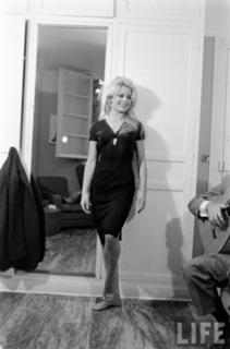 Brigitte Bardot feet photo thumbnail