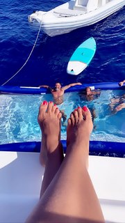 Veronica Maya feet photo thumbnail