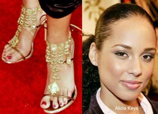 Alicia Keys feet photo thumbnail