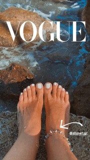 Athina Oikonomakou feet photo thumbnail