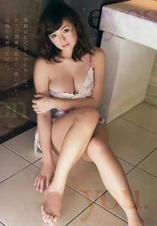 Ai Shinozaki feet photo thumbnail
