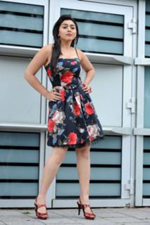 Hansika Motwani feet photo thumbnail