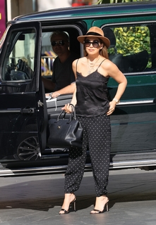 Myleene Klass feet photo thumbnail