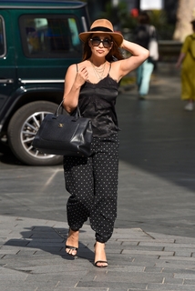 Myleene Klass feet photo thumbnail