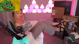 Natalia Mogollon feet photo thumbnail