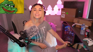 Natalia Mogollon feet photo thumbnail