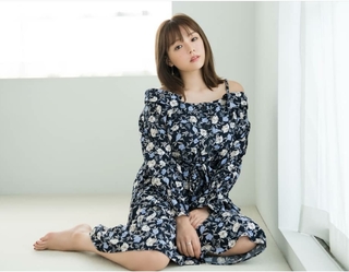 Ai Shinozaki feet photo thumbnail