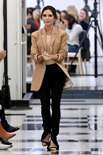Victoria Beckham feet photo thumbnail