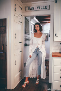 Taylor Hill feet photo thumbnail