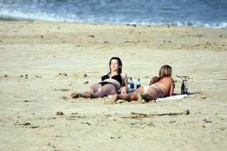 Liv Tyler feet photo thumbnail