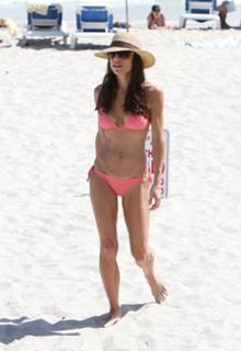 Bethenny Frankel feet photo thumbnail