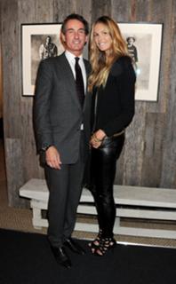 Elle Macpherson feet photo thumbnail