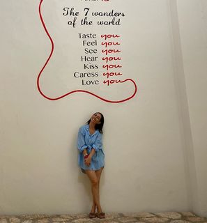 Claudia Lizaldi feet photo thumbnail