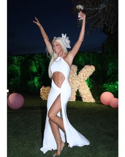 Jelena Karleusa feet photo thumbnail