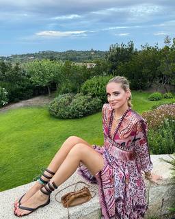 Chiara Ferragni feet photo thumbnail