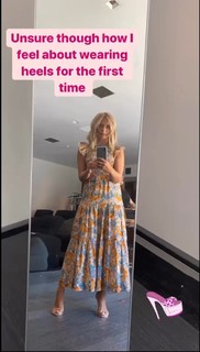 Sarah Michelle Gellar feet photo thumbnail