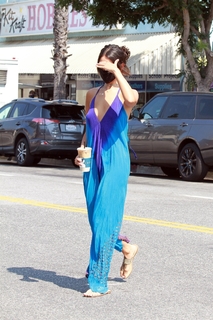 Eiza González feet photo thumbnail