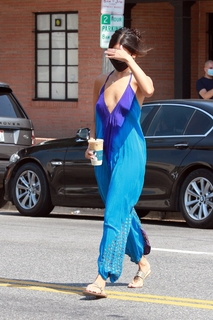 Eiza González feet photo thumbnail