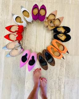 Sonya Kraus feet photo thumbnail