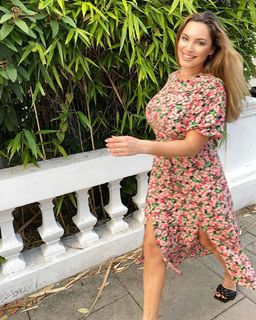 Kelly Brook feet photo thumbnail