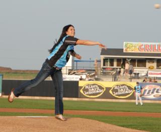 Danica Patrick feet photo thumbnail