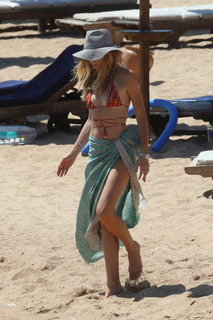 Abbey Clancy feet photo thumbnail