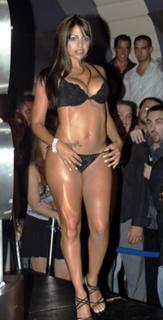 Vida Guerra feet photo thumbnail