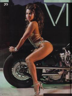 Vida Guerra feet photo thumbnail