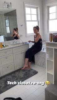 Jenna Ezarik feet photo thumbnail