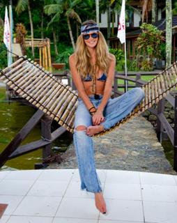 Elle Macpherson feet photo thumbnail