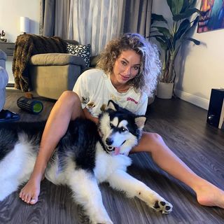 Lauren R. Wood feet photo thumbnail