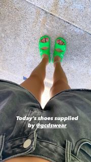 Chiara Ferragni feet photo thumbnail