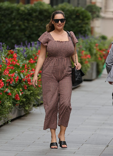 Kelly Brook feet photo thumbnail