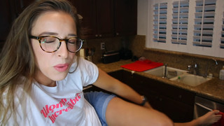 Rachel Ballinger feet photo thumbnail