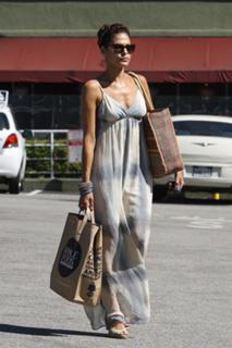Eva Mendes feet photo thumbnail