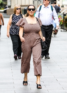 Kelly Brook feet photo thumbnail