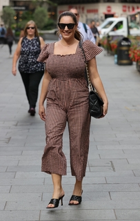 Kelly Brook feet photo thumbnail