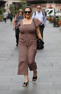 Kelly Brook feet photo thumbnail