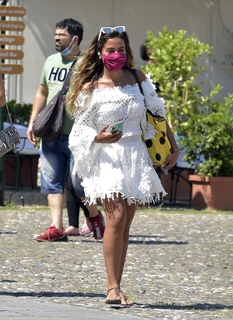 Anitta feet photo thumbnail