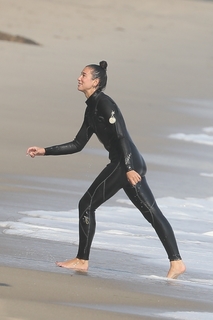 Dua Lipa feet photo thumbnail