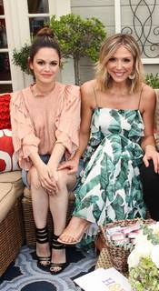 Rachel Bilson feet photo thumbnail