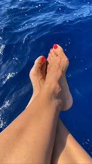Veronica Maya feet photo thumbnail