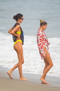 Hailey Bieber feet photo thumbnail